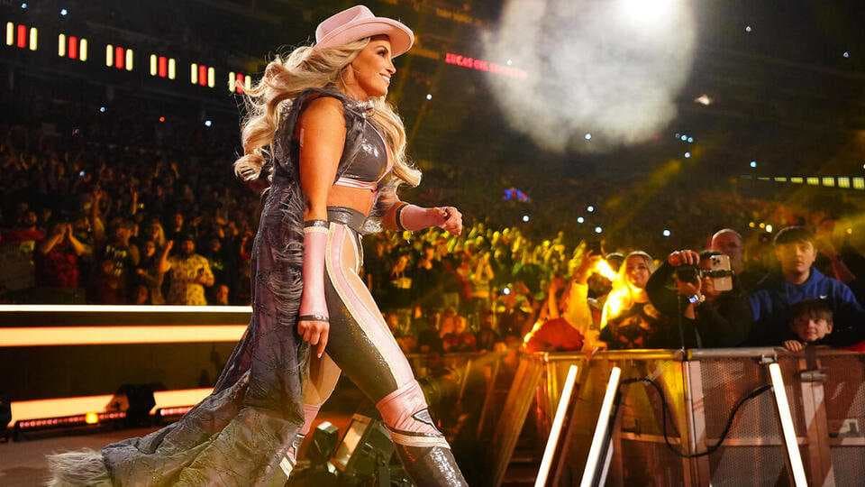 Trish Stratus Makes Surprise Return in 2025 WWE Women’s Royal Rumble Match