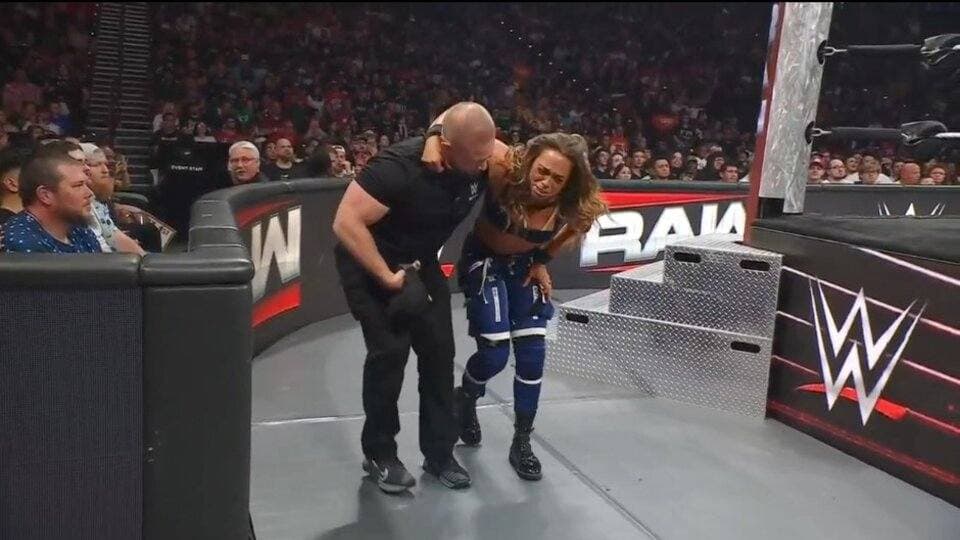 Zoey Stark Suffers Brutal Leg Injury on WWE RAW; Carried Out of the Arena