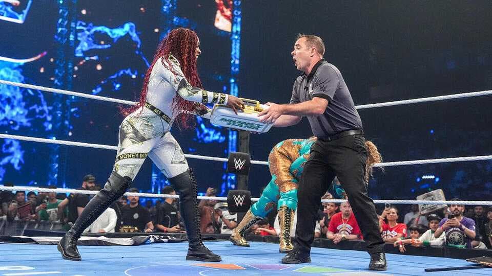 Naomi Teases Money in the Bank Cash in on WWE SmackDown