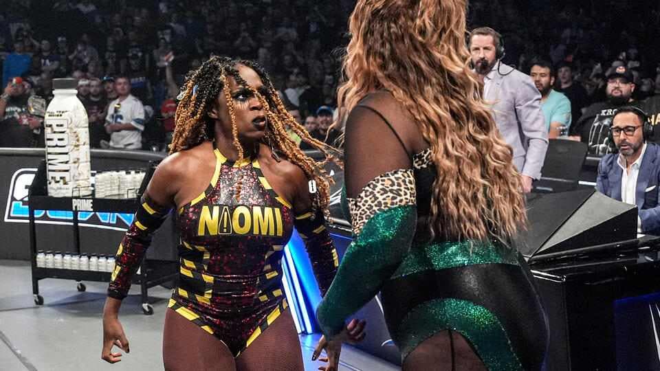 Naomi Attempts to Cash In Her Money In The Bank Contract on WWE SmackDown
